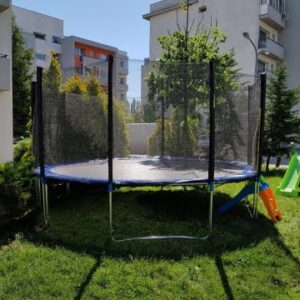 TRAMBULINA PENTRU PARCURI SAU CURTEA CASEI,CU PLASA,DIAMETRUL 457 CM,COD 1087