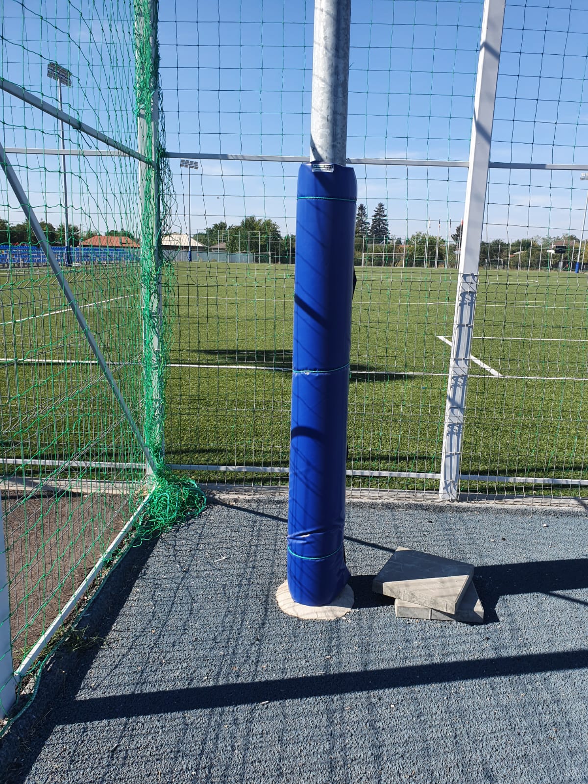 Protectie-nocturna-teren-minifotbal