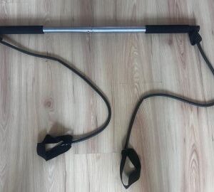 Bara exercitii cu corzi de rezistenta si manere